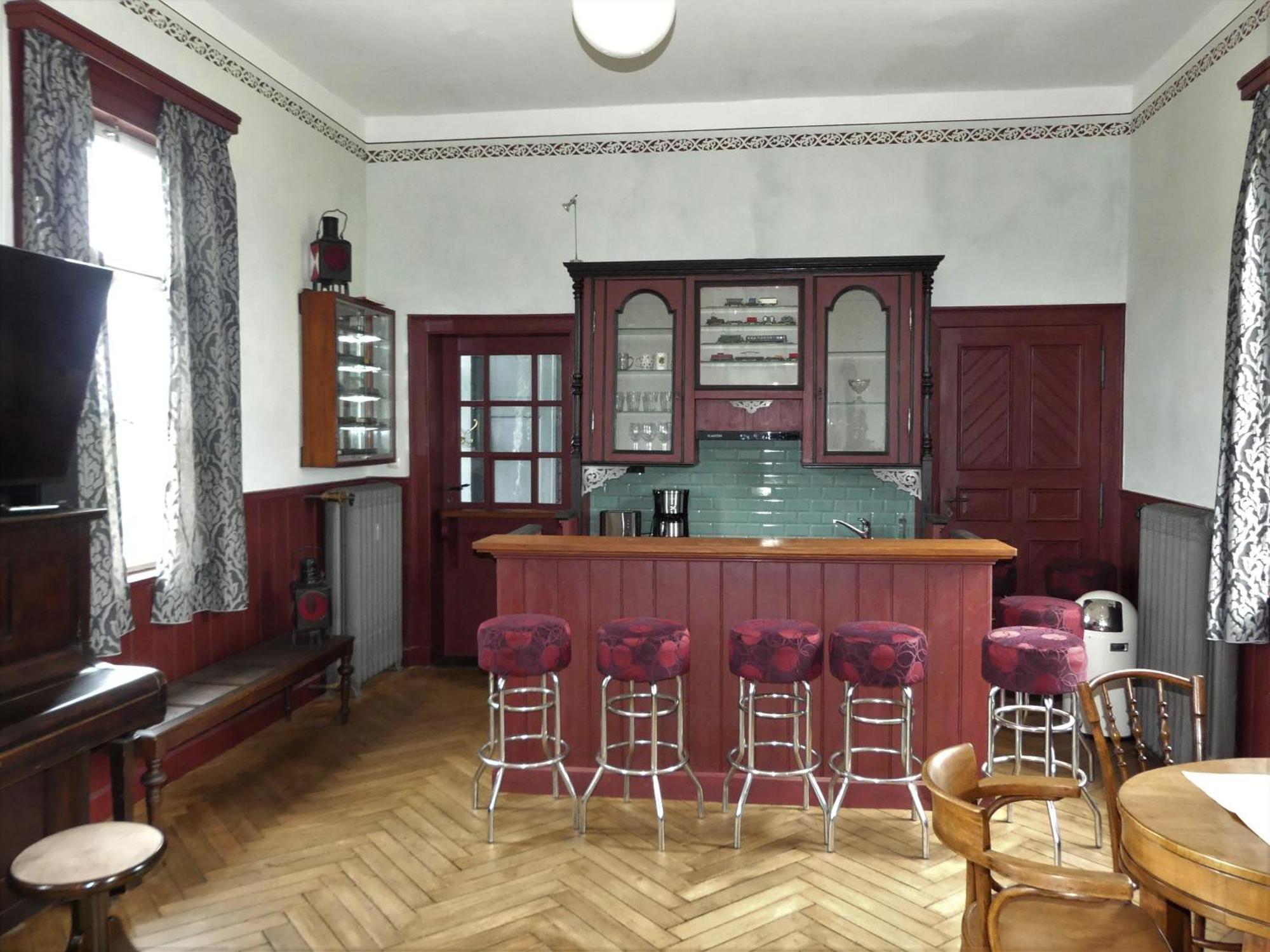 Ferienwohnung Bahnhof 1892 Meeder Екстериор снимка