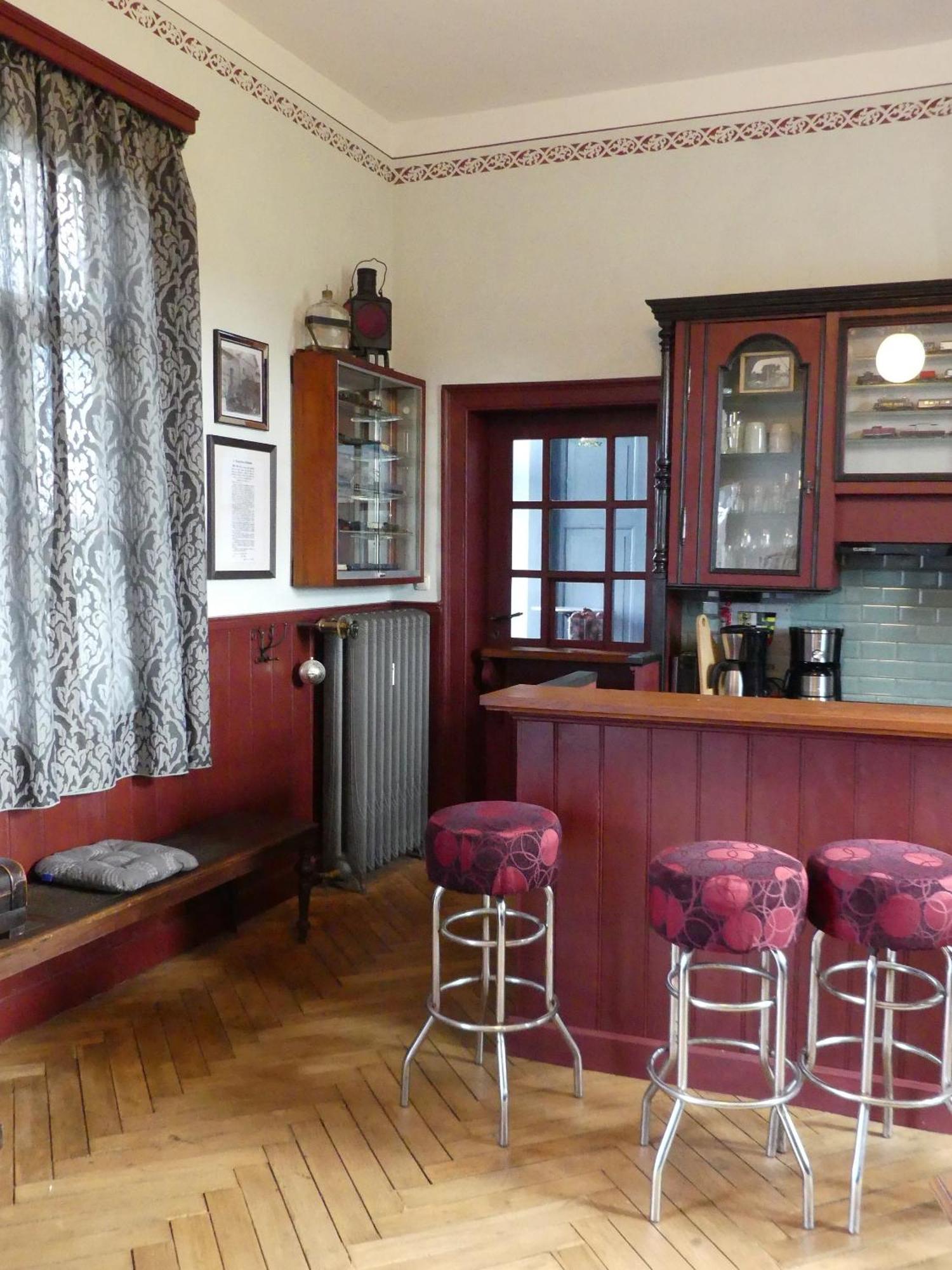 Ferienwohnung Bahnhof 1892 Meeder Екстериор снимка